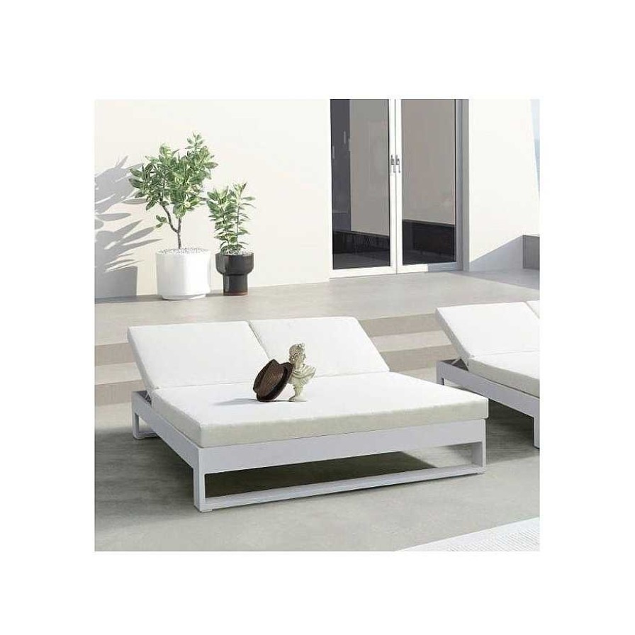 Jard N Almar Garden | Cama Exterior Blanca Cascadia